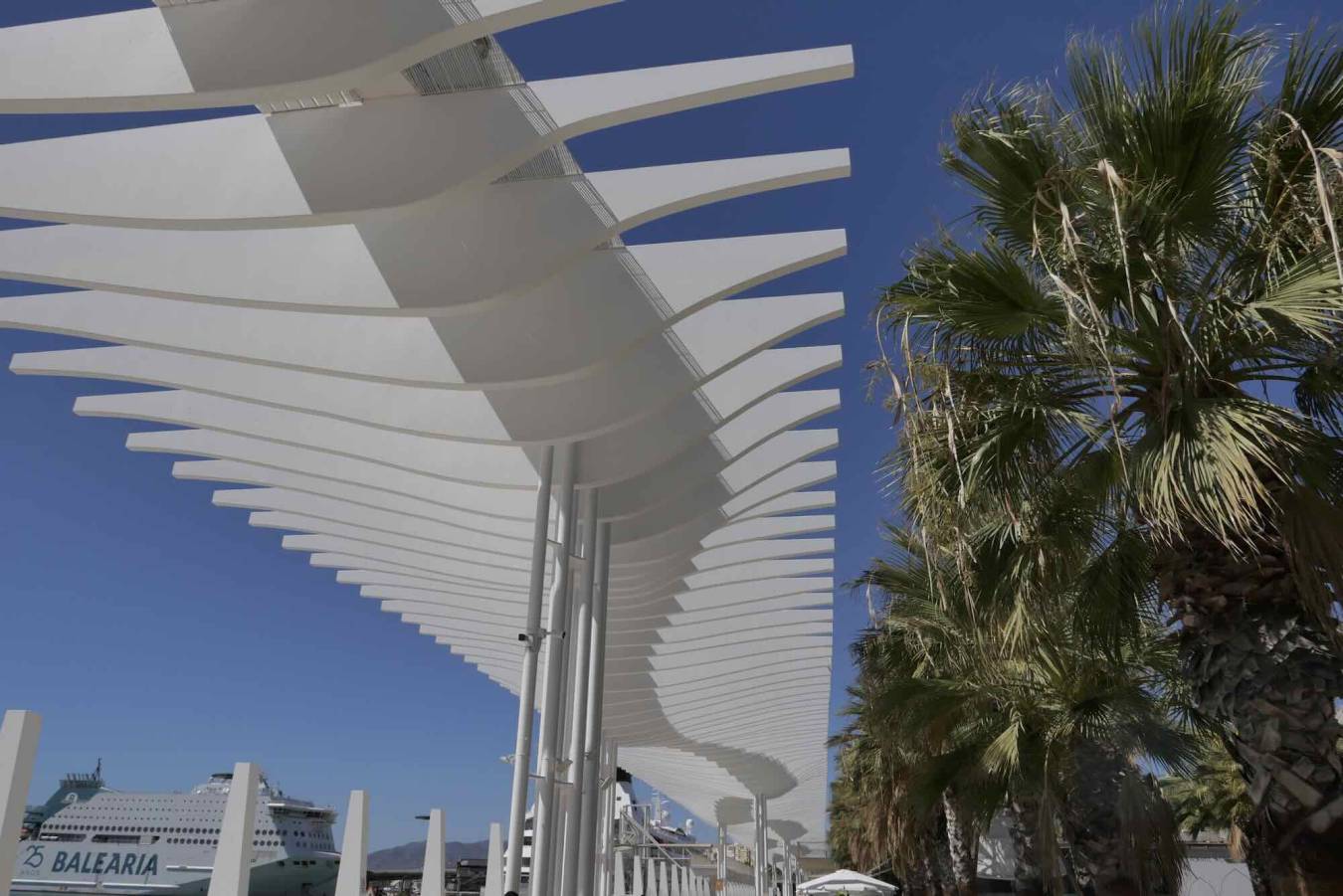 Moderne Schattenspender in Malaga